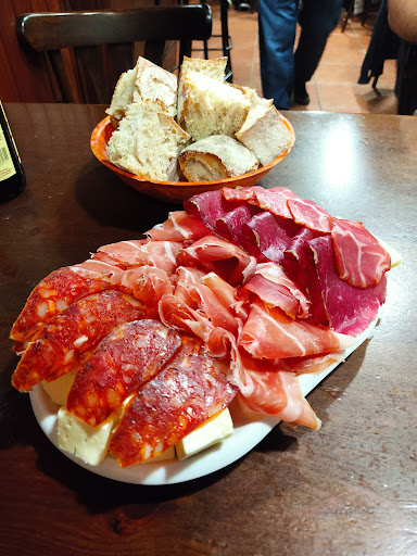 Jamoneria El Cruce ubicada en Ferrol (A Coruña)