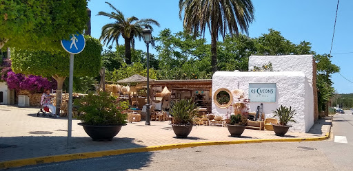 Es Cucons La Tienda ubicada en Santa Gertrudis de Fruitera (Islas Baleares)