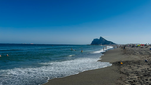 Playa de la Atunara ubicada en La Línea de la Concepción (Cádiz)