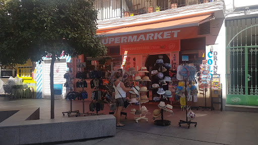 Supermercado plaza ubicada en Nerja (Málaga)