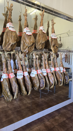 Fábrica de embutidos y jamones MAUCO ubicada en San Pedro de la Viña (Zamora)