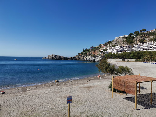 Playa Marina del Este ubicada en Almuñécar (Granada)