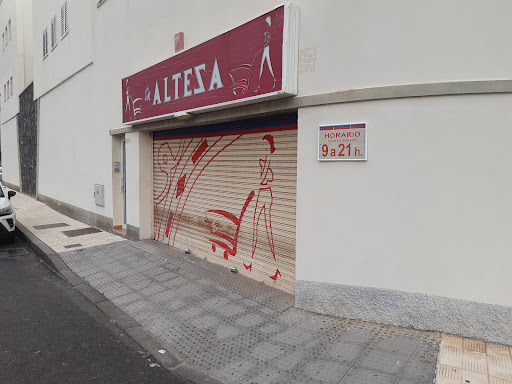 Supermercados Tu Alteza La Caleta ubicada en La Caleta de Interián (Santa Cruz de Tenerife)