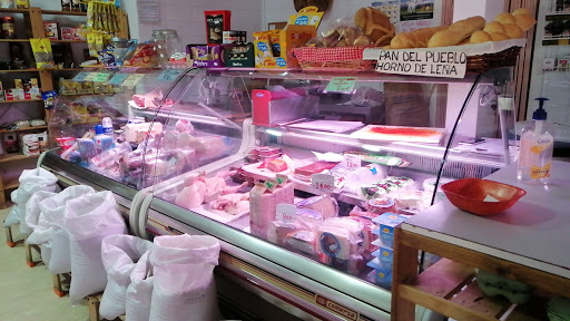 ALIMENTACIÓN CARNICERÍA García. ubicada en Santa Cruz del Valle (Ávila)