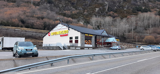 Supermercado Mazcaray ubicada en Bielsa (Huesca)