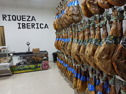 Jamoneria Riqueza iberica ubicada en Moguer (Huelva)