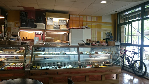 Les Petits Plaisirs ubicada en Barcelona (Barcelona)