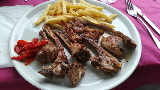 Restaurante La Bolera ubicada en Los Tojos (Cantabria)