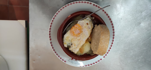 Taberna Los Gallos Mancha Real ubicada en Mancha Real (Jaén)