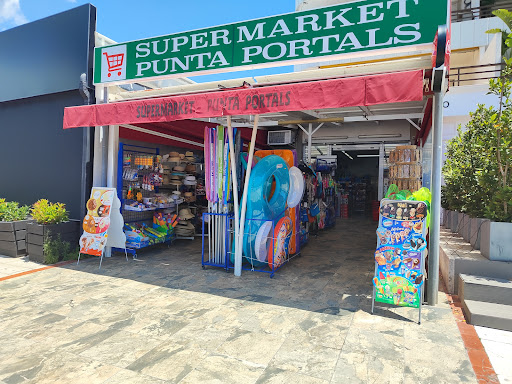 Supermarket punta portals ubicada en Portals Nous (Islas Baleares)