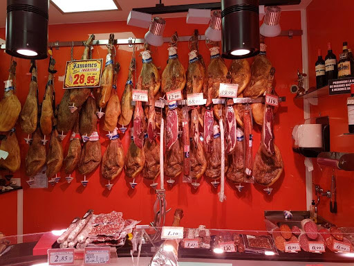 Sa-Ra Carnicería Charcutería Pollería ubicada en Madrid (Madrid)