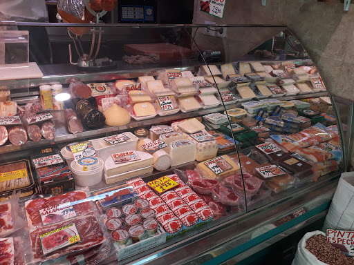 Carnicería Charcutería Polleria ubicada en Madrid (Madrid)