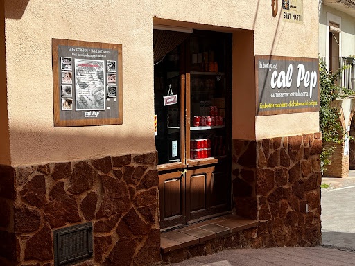 La botiga de Cal Pep ubicada en Prades (Tarragona)