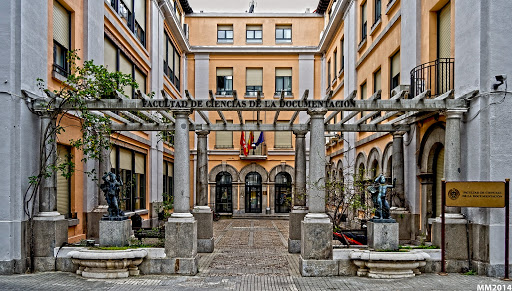 Facultad de Ciencias de la Documentacion ubicada en Madrid (Madrid)