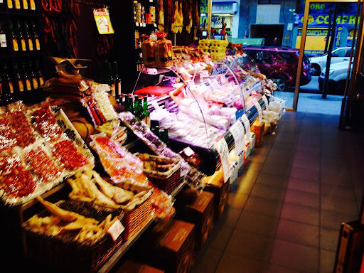 La Casa Real del Jamón ubicada en Gijón (Asturias)