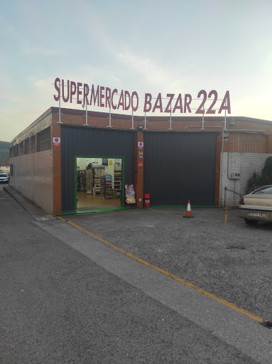 SUPERMERCADO BAZAR 22A ubicada en Parbayón (Cantabria)