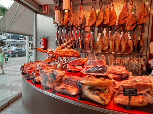 Carnisseria Xarcuteria Arnall ubicada en Platja d'Aro i S'Agaró (Girona)