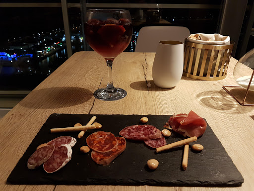 Restaurante CONVISTAS ubicada en Alicante (Alicante)