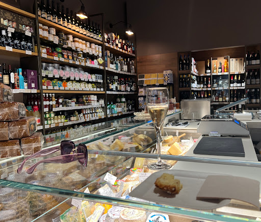 Món Gourmet Girona ubicada en Girona (Girona)