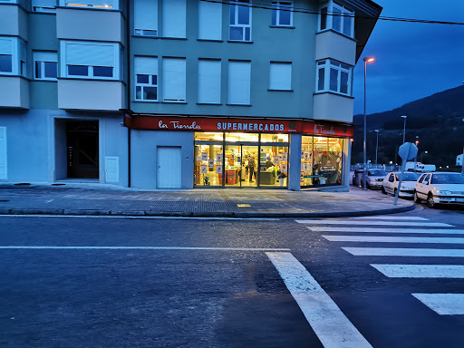 Supermercado La Tienda ubicada en Mondoñedo (Lugo)