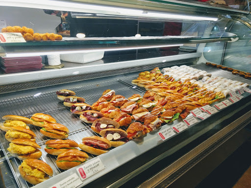Pastelería Mallorca Alberto Alcocer ubicada en Madrid (Madrid)
