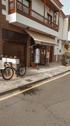 Supermercado Tajinaste ubicada en Vilaflor (Santa Cruz de Tenerife)