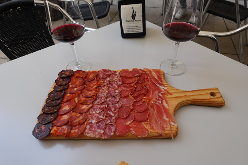 HASTA LOS ANDARES ubicada en Málaga (Málaga)