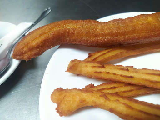 CHURRERÍA EL CAZADOR ubicada en Talayuela (Cáceres)