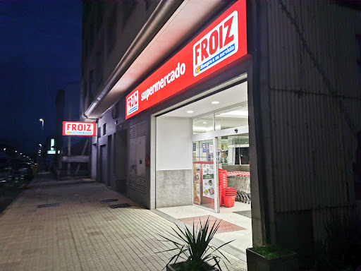 Supermercado Froiz ubicada en Guitiriz (Lugo)