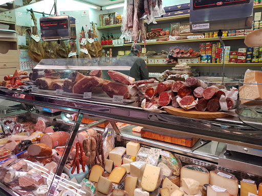 Charcuteria Antonio Ivorra Puesto 106 Mercado Central Alicante ubicada en Alicante (Alicante)