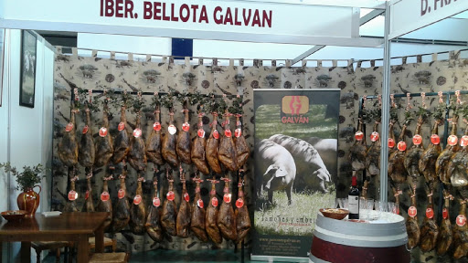 Jamones Y Embutidos Galván ubicada en Cumbres Mayores (Huelva)