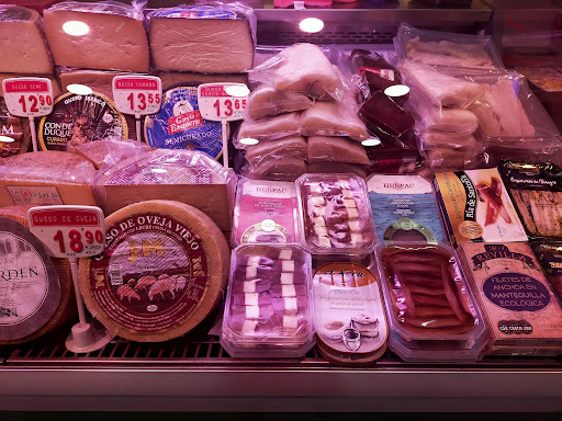 Charcutería Lacave Cauto ubicada en Cádiz (Cádiz)