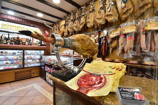 CASA DEL JAMÓN PLASENCIA | VENTA DE JAMONES Y EMBUTIDOS | PRODUCTOS DE EXTREMADURA ubicada en Plasencia (Cáceres)