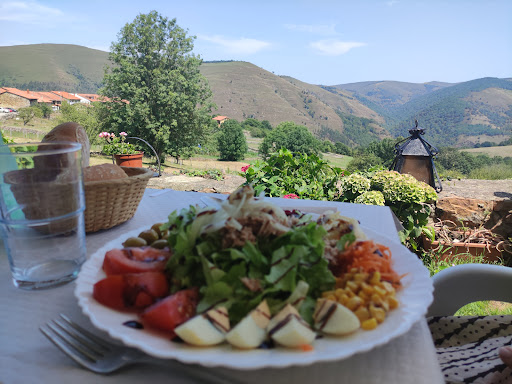 Restaurante La Montañesa ubicada en Los Tojos (Cantabria)