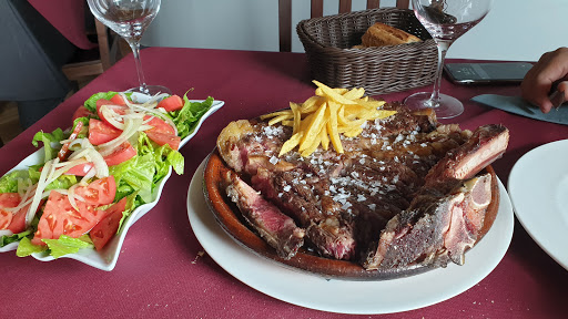 Bar-Asador Las Cumbres ubicada en Tábara (Zamora)