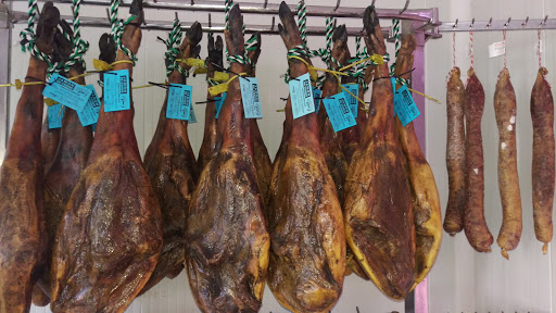 Carniceria Eloy Peromingo ubicada en Navalvillar de Ibor (Cáceres)