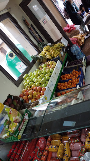 Frutería y Carnicería Halal Karim ubicada en Valderrobres (Teruel)