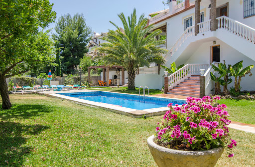 Villas Axarquía S.L. ubicada en Nerja (Málaga)