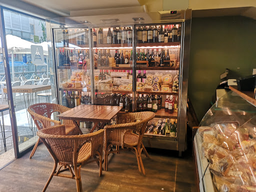 Puerta de La Alpujarra ubicada en Granada (Granada)