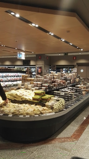 El Corte Inglés Serrano ubicada en Madrid (Madrid)