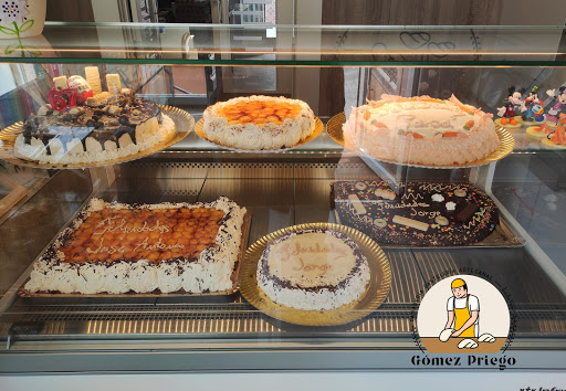 Panadería Pastelería Artesanal Gómez Priego ubicada en Doña Mencía (Córdoba)