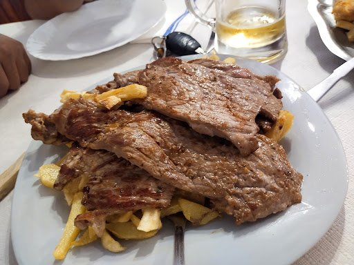 Bar - Parrillada - Carnicería: Otero Prieto ubicada en Mugueimes (Ourense)