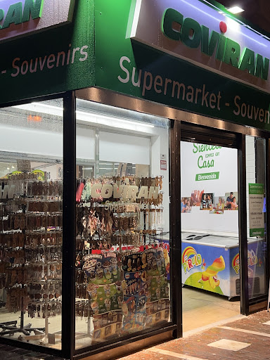 Supermarket puerto banus coviran ubicada en Marbella (Málaga)