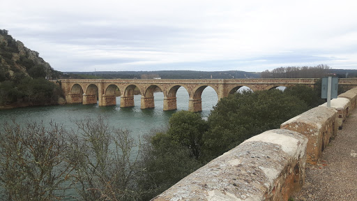 Comestibles Gerardo Santiago ubicada en Villarrín de Campos (Zamora)