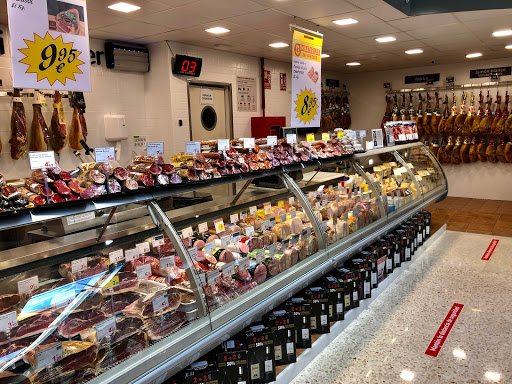 Carrefour Market ubicada en Las Lagunas (Málaga)