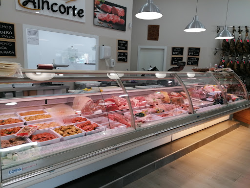 Charcuteria Carniceria Alhcorte ubicada en Marbella (Málaga)