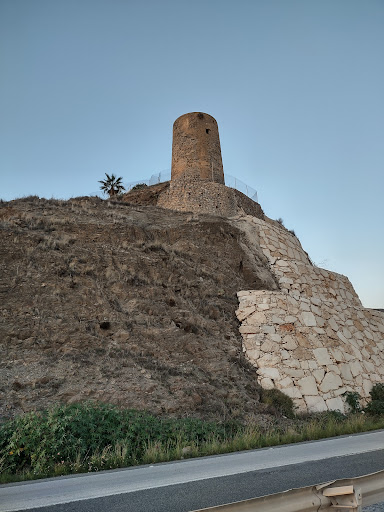 Torre de Calaceite ubicada en Torrox (Málaga)