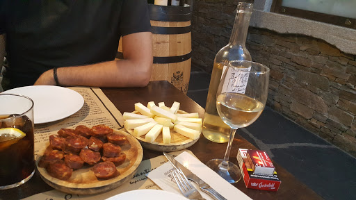 Churrería "O' Furancho d' Santiso" Taperia-Meson ubicada en Arzúa (A Coruña)