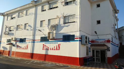 Supermarket Ruiz Galán ubicada en Los Barrios (Cádiz)