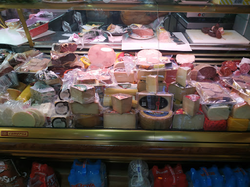 Carnicería Esteban Y Alejandro ubicada en Almería (Almería)